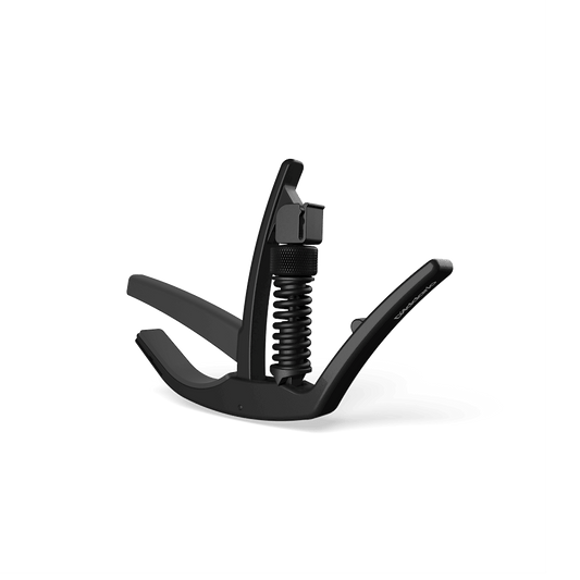 Capodastro para guitarra marca Daddario, color negro